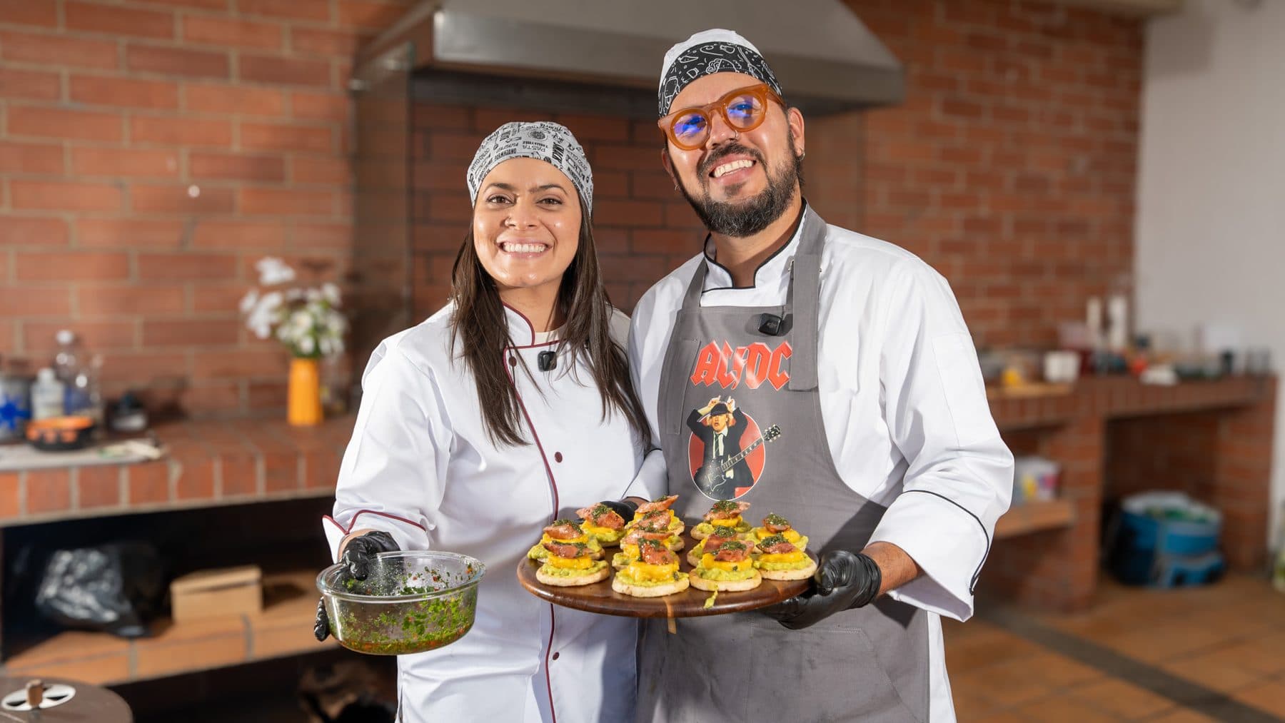Diana y Yesid, el equipo de El Rolo, con bocados y chimichurri